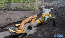 火山爆料挖掘机视频大全,挖掘机应对火山喷发全纪录