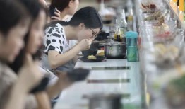 西安食堂爆料事件视频,揭露校园食品安全疑云